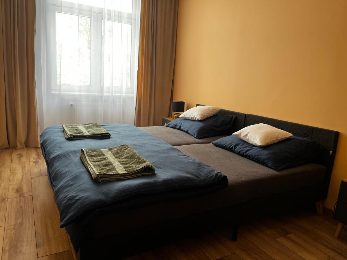 Komfortowy Apartament W Centrum Jaworzno Exterior foto